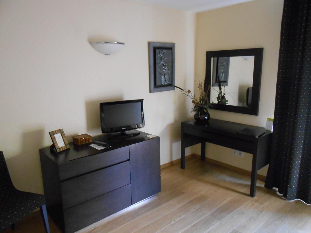 Hotel Blanc Marigny-Saint-Marcel Extérieur photo
